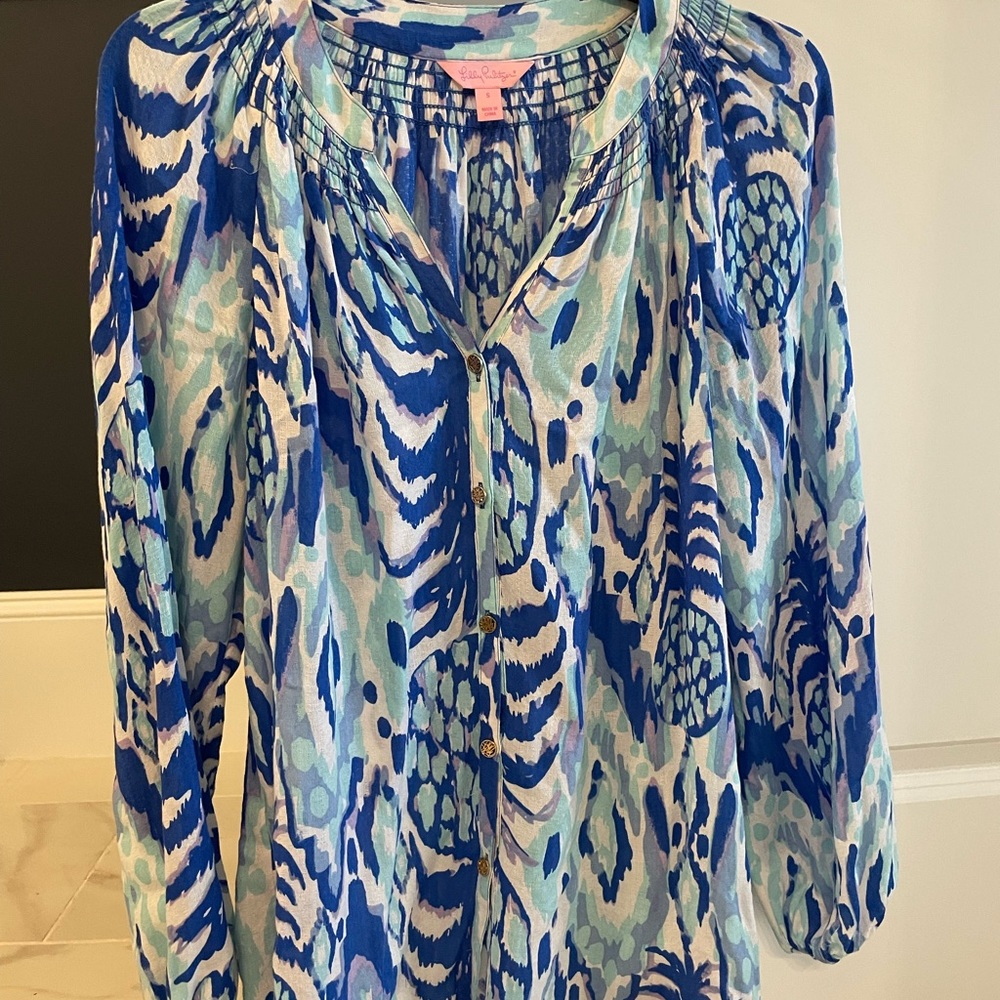 Lilly Pulitzer multi color blue blouse.